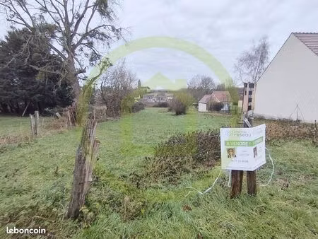 terrain 2300 m² thiescourt