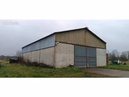 a vendre hangar