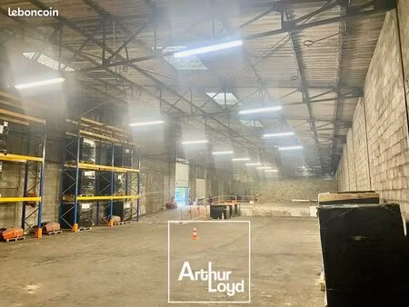 local d'activité 600 m²