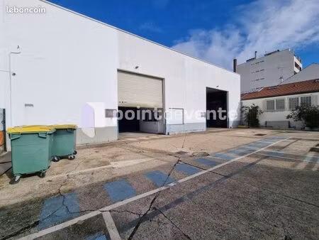 local commercial 680 m²