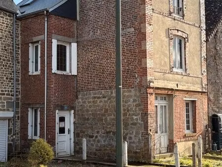 maison ancienne en brique et pierre - fort potentiel