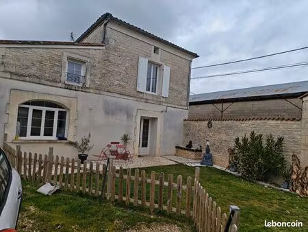 maison charentaise 155m2 préau dépendances jardin 595m2