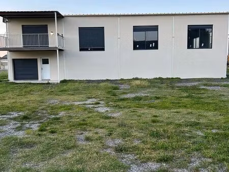 location local 250m2 sur terrain 3000m2