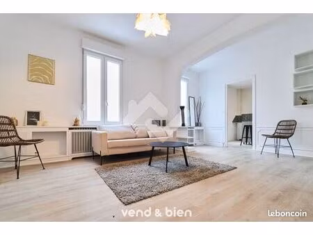 immeuble 10 pièces 218 m²