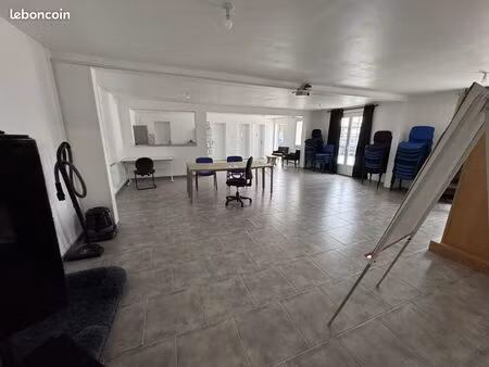 à louer / local d’activité / 150m2 / stockage / bureaux