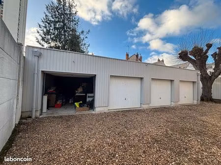 parking/box 4 pièces tours