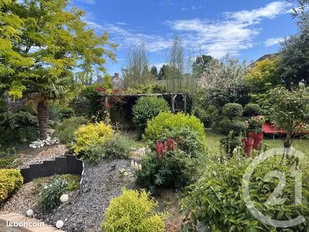 pavillon 8 pièces 362 m²