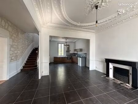 maison 7 pièces 203 m²