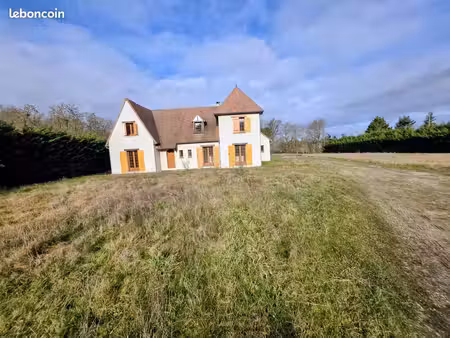 villa 8 pièces 177 m²
