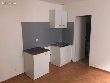 studio 25 m2 avec coin cuisine