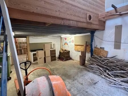 la garde pouverel  hangar de 46 m² + mezzanine 25 m² + place de parking