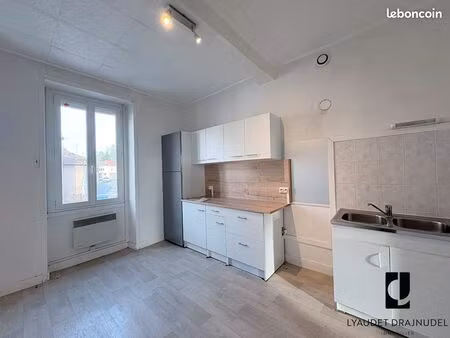 immeuble 6 pièces 120 m²