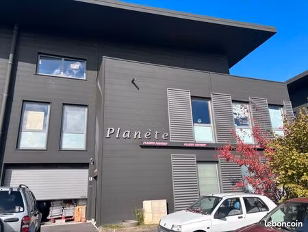 local d'activités et de bureaux divisibles