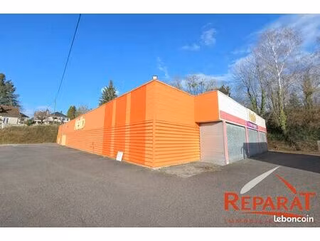 local 944 m² uzerche