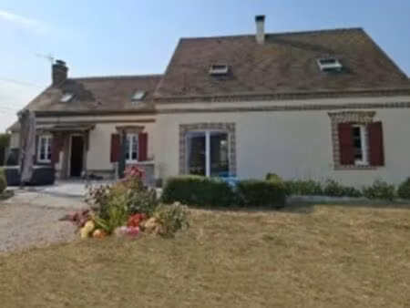 a vendre grande maison familiale avec terrain et dépendances à armentières sur avre (27)