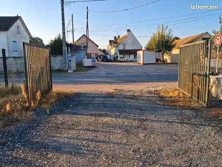 terrain de stockage 1600 m2