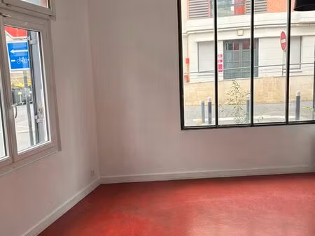 bureau fermé à louer – 20/30 m² – ds espace de coworking créatif 70m2 à romainville
