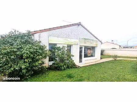 local commercial 36 m² chauray