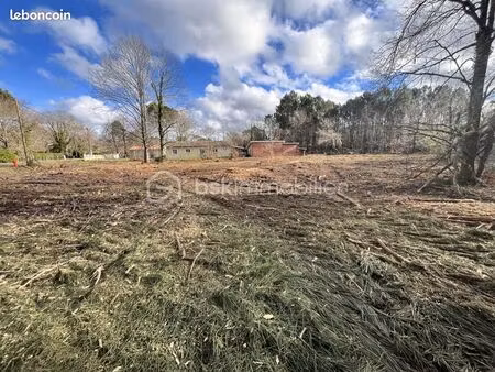 terrain 3 084 m² grayan et l hopital