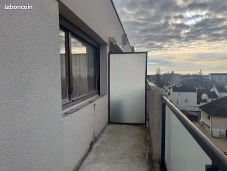 studio 1 pièce 28 m²