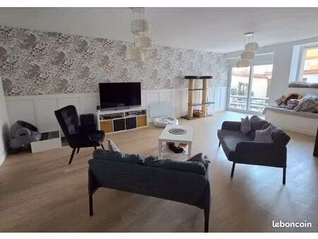 maison 152m2  cour  stationnement