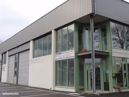 local d'activité de 484 m² a louer
