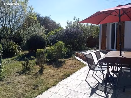 propriété de trois chambres à vendre