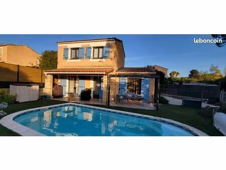 villa 4 pièces piscine et jardin
