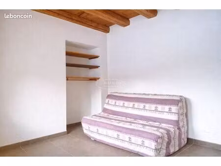 studio 1 pièce 27 m²