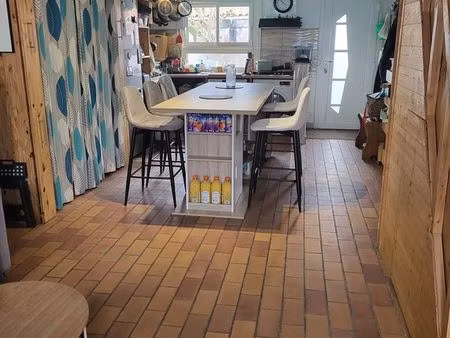 maison dans résidence avec piscine