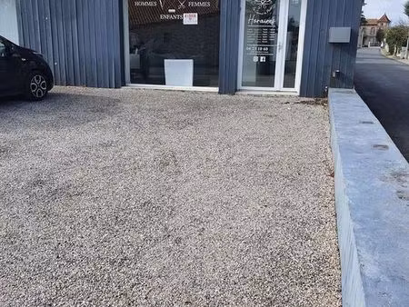 local commercial 100m2 avec parking 100m2