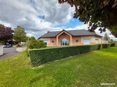 au sein d'une maison médicale  paramédicale