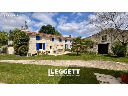 maison 10 pièces 234 m²