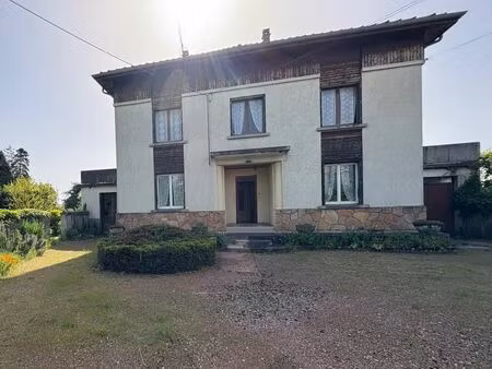 maison 8 pièces 216 m²