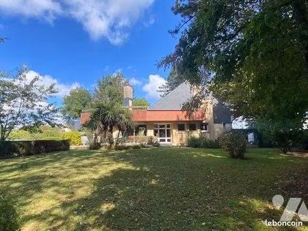 maison 9 pièces 215 m²