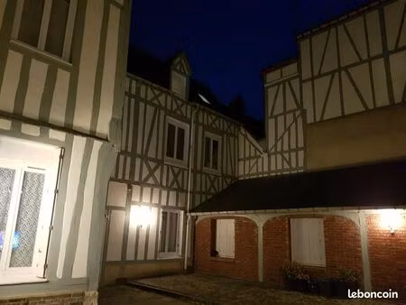 grand f1 studio dans résidence sécurisée