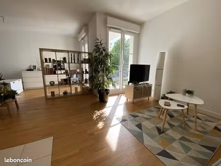 studio 2 pièces 38 m²