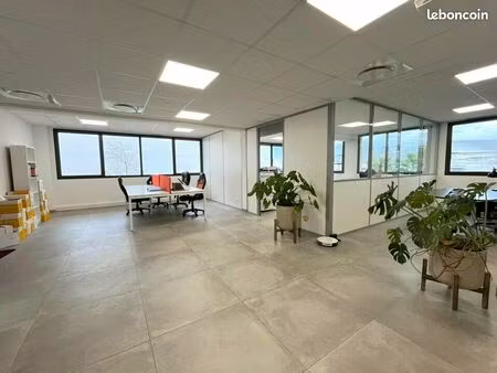 bureaux 94 m²