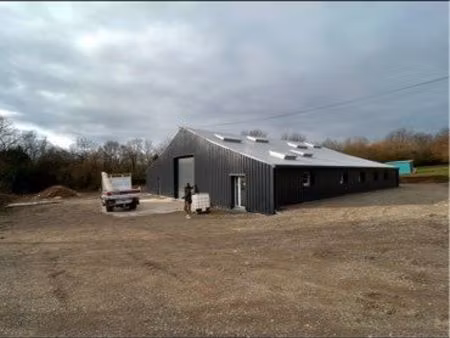 hangar 400m2 guilers