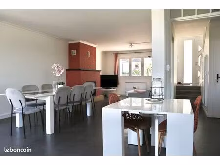 maison 7 pièces 210 m²