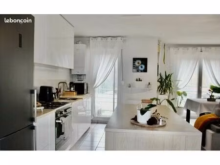 appartement 3 pièces 70 16 m² avec balcon  ascenseur – centre-ville de boën-sur-lignon