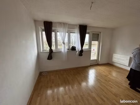 appartement f3 à saisir