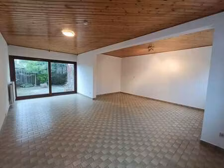 app. spacieux (85 m²) de plain-pied  2 ch.