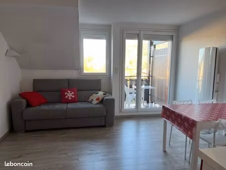 studio cabine rénové. centre village