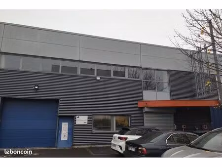 à vendre – bureaux loués 142 m² avec parkings – stains (93240)