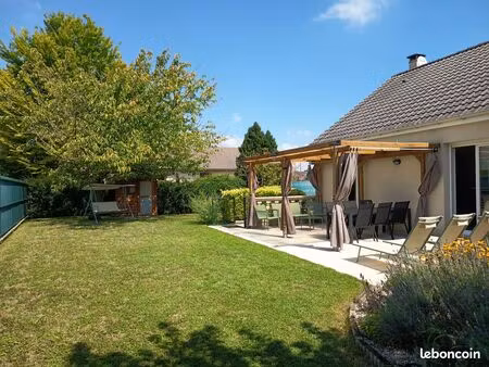 maison plain-pied + sous-sol * 4 chambres * grand garage * jardin clôturé * terrasse avec 