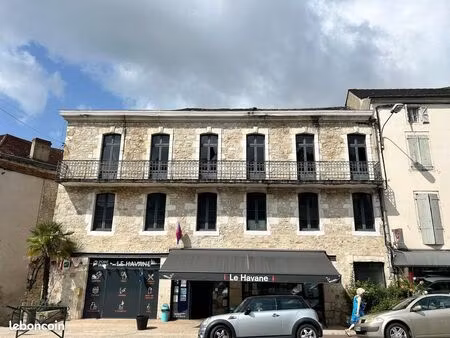 immeuble 600 m² souillac