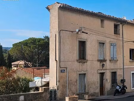 apparemment avec jardin