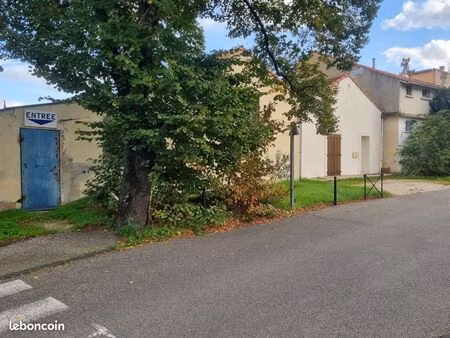 inconnu 208 m² orange