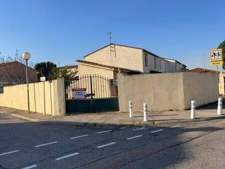 maison à rénover 3 chambres 100m2 sur terrain 3 faces